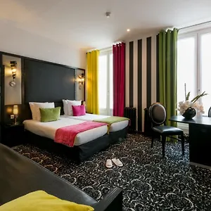 Peyris Opera Hotel